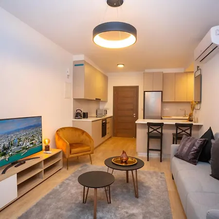 Crown Hall Suites Limassol Room photo