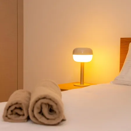 Crown Hall Suites Limassol Room photo