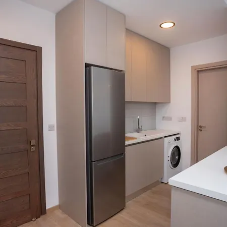 Crown Hall Suites Limassol Room photo