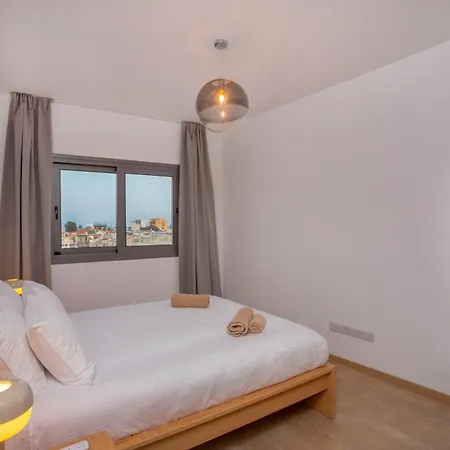 Crown Hall Suites Limassol Room photo