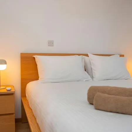 Crown Hall Suites Limassol Room photo