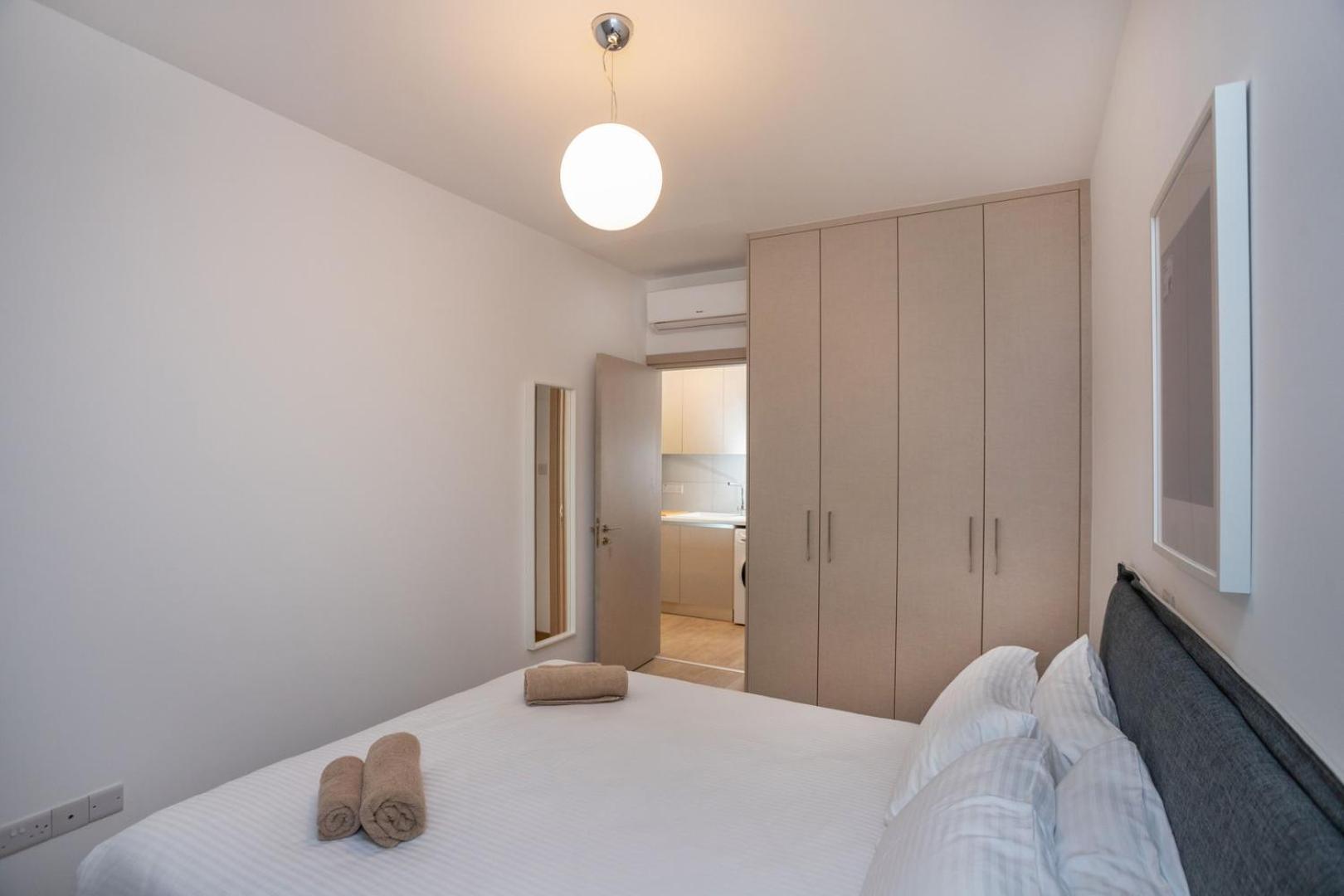 Crown Hall Apartment *