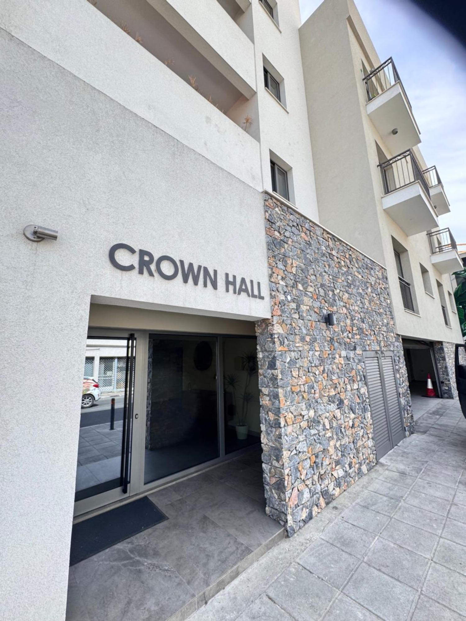 Apartment Crown Hall